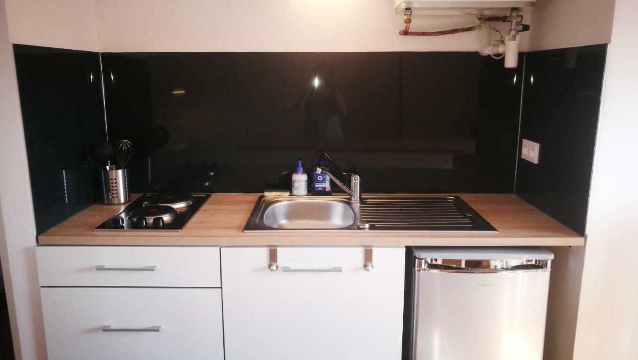 Studio Avec Balcon Au Pied Du Rocher D'Aiguilhe Apartment Le Puy-en-Velay Exterior foto
